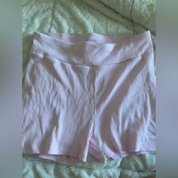 Baby pink puma shorts - Picture 2 of 3